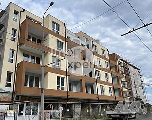 Тристаен апартамент с Бонус просторна тераса и Нескриваема гледка!!!