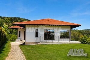 Къща/Вила, Средни колиби, 308 кв.м., 550000 €