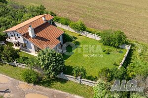 Къща/Вила, Юнец, 670 кв.м., 210000 €