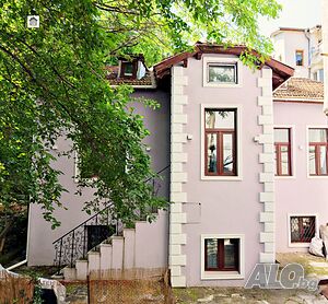 Самостоятелна къща в Центъра след основен ремонт