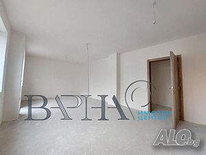 Тристаен Апартамент Колхозен