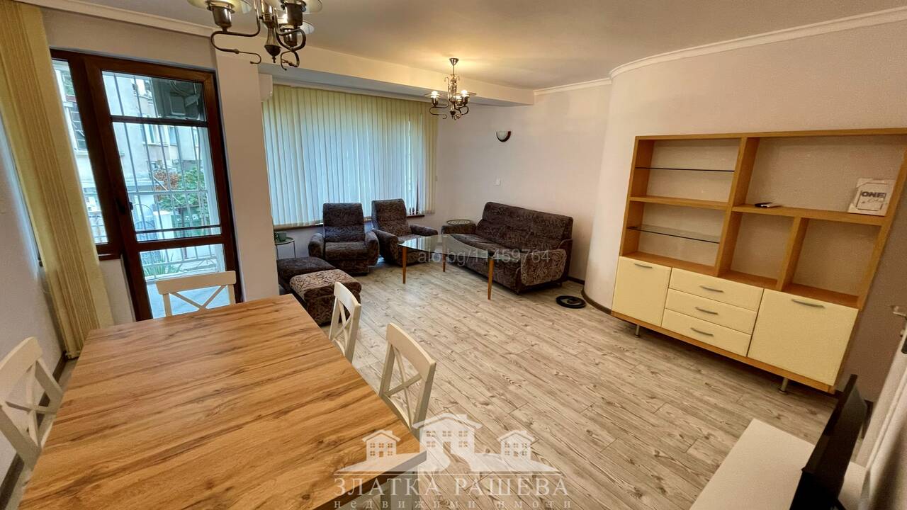 Тристаен обзаведен с гараж в Супер център Тристаен апартамент 85 кв.м Обзаведен Първи жилищен | Апартаменти под наем | Център Бургас