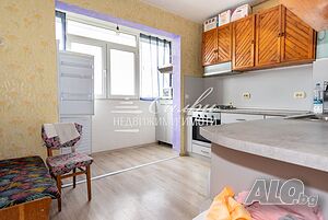 Многостаен СРЕДЕН апартамент - кв. Тракия.