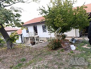 Самостоятелна къща с двор - с. Кюлевча