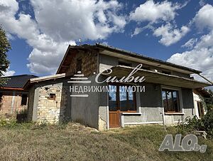 Самостоятелна ТУХЛЕНА къща на ПЛОЧА - с. Ивански!
