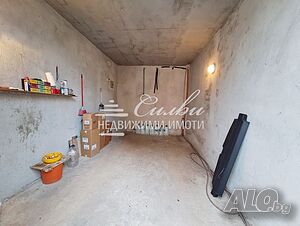 Продава се ТУХЛЕН гараж- кв. Пазара!