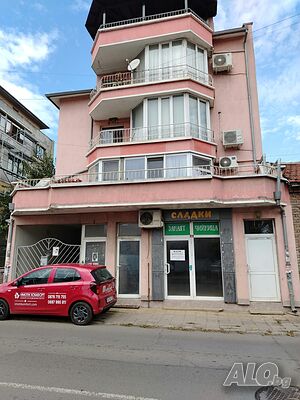 Търговско помещение под наем на Двата Аслана - 54 кв.м, партер