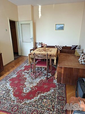 Двустаен апартамент с гараж в центъра - до Окръжна болница с ТЕЦ