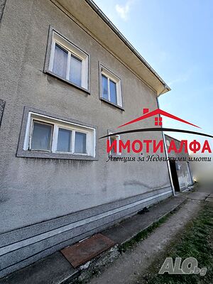 Голяма Къща близнак на 3 Етажа с 3 плочи + голям Двор, с. Каснакоово
