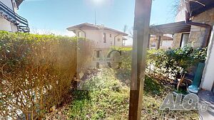 Продавам тристаен обзаведен апартамент в комплекс Рио Апартментс / Rio Apartments
