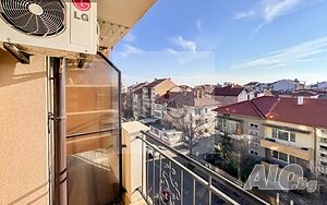 Двустаен апартамент без такса поддръжка в нова сграда в Стария град на Поморие