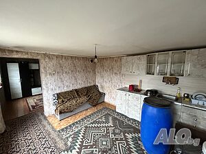 Здрава тухлена къща в с. Дъбрава