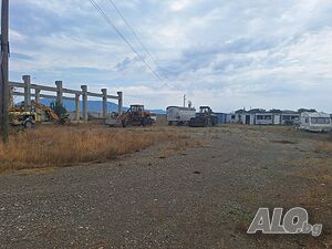За автосервиз и автомивка УПИ в индустриална зона