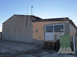 Промишлени халета с прилежащ парцел