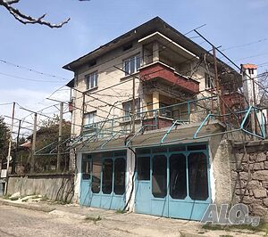 Масивна самостоятелна къща Пещера