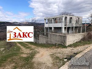 200 кв.м РЗП 585 кв.м двор