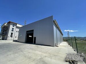 Индустриално хале от 515 кв.м. под наем