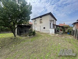 Къща в с. Крупник, област Благоевград