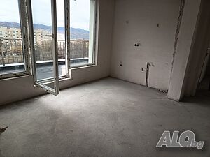 Продава тристаен апартамент с гараж в нова сграда с акт 16