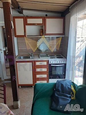 Етаж от къща, Трошево