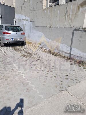 Открито парко място за 2 коли, кв Виница