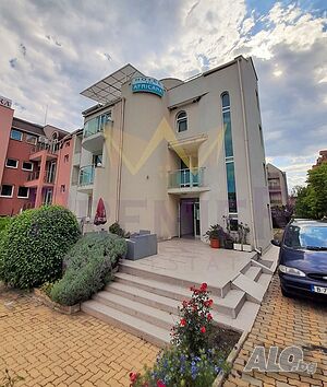 Работещ хотел с морска панорама в Свети Влас