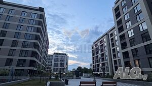 Тристаен апартамент с двоен подземен гараж в кв. Тракия