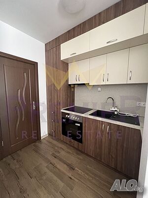 Тристаен апартамент, ж.к. Възраждане 4