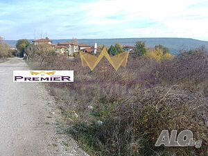 Парцел във Виница