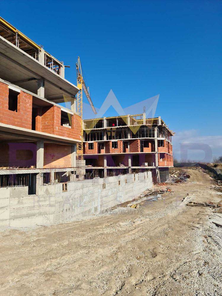 Продава Четиристаен на акт 14 в гр. София, кв. Горубляне