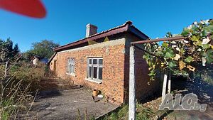 къща в село Солник