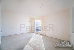 Тристаен Апартамент в Централната част на гр. Варна До Бизнес хотел Голдън Тюлип и Катедрален храм ”..