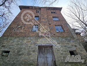 Четириетажна къща в с. Станчов хан