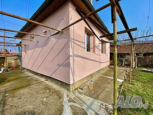 Реновирана къща в с. Джулюница