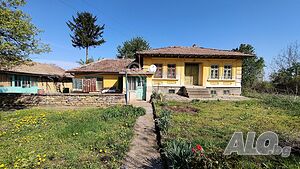 Едноетажна къща в село Дъскот