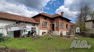 Къща в село Горско Каругерово
