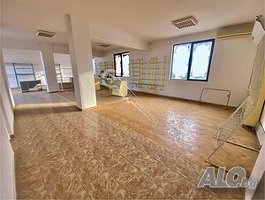Търговско помещение в гр. Лясковец