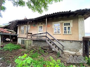 Къща с кладенец в с. Обединение