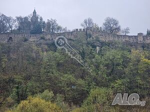 Панорамен четиристаен апартамент в близост до крепостта Царевец