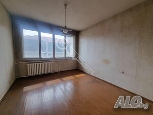 Четиристаен апартамент с гараж в център на град Велико Търново