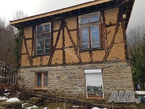 Двуетажна къща в близост до град Трявна
