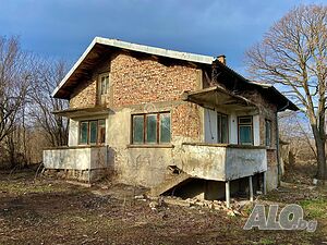 Монолитна къща на плоча в с. Върбица
