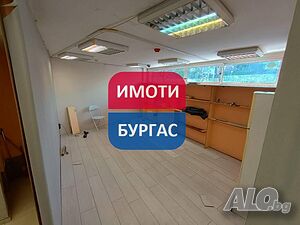 Продажба търговско помещение в жилищна сграда гр. Бургас - Славейков 67m²