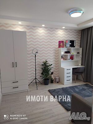 Тристаен апартамент 100 кв.м Тухла