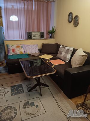Двустаен обзаведен апартамент в ж.к. Възраждане + гараж 35х. евро