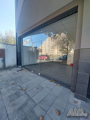 Под наем търговско помещение
