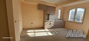 Тристаен апартамент в гр. Созопол