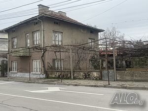 Къща с потенциал и отлична централна локация