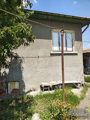 Империал Хаус предлага за продажба едноетажна къща с двор в кв. Болярово, гр. Хасково