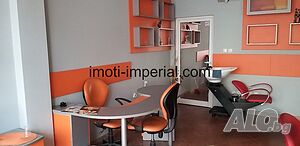 Обзаведен и оборудван салон на главен булевард на топ място